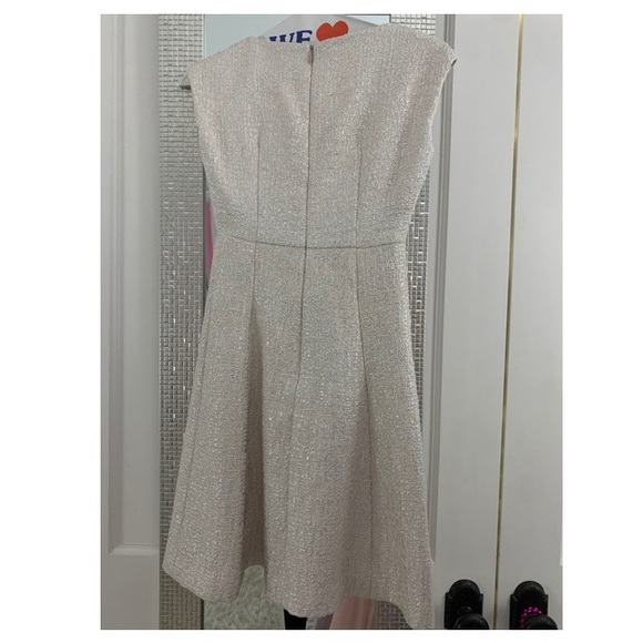 Cute dress for services - Picture 2 of 2